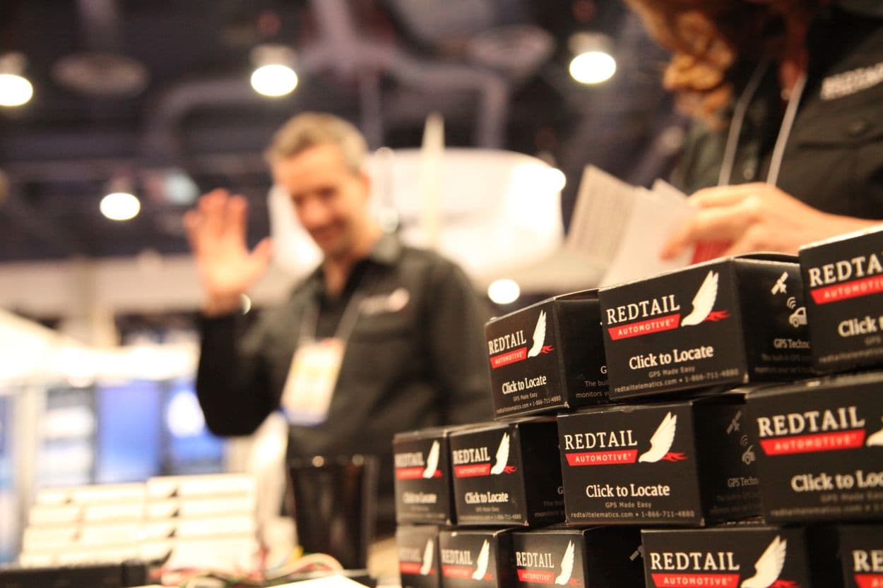 Equipo de Redtail Telematics durante un evento